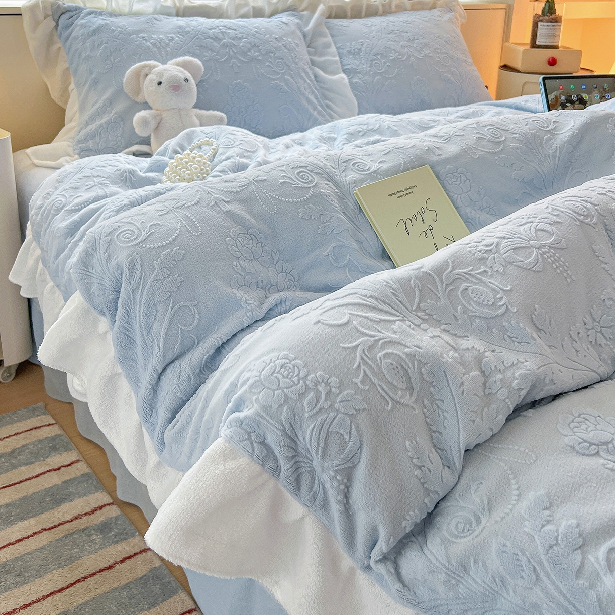 91家纺网 家纺一手货源 找家纺 （总）亿梵家居 2025新款法式花边款A类5D牛奶绒立体雕花四件套（提供买家秀）