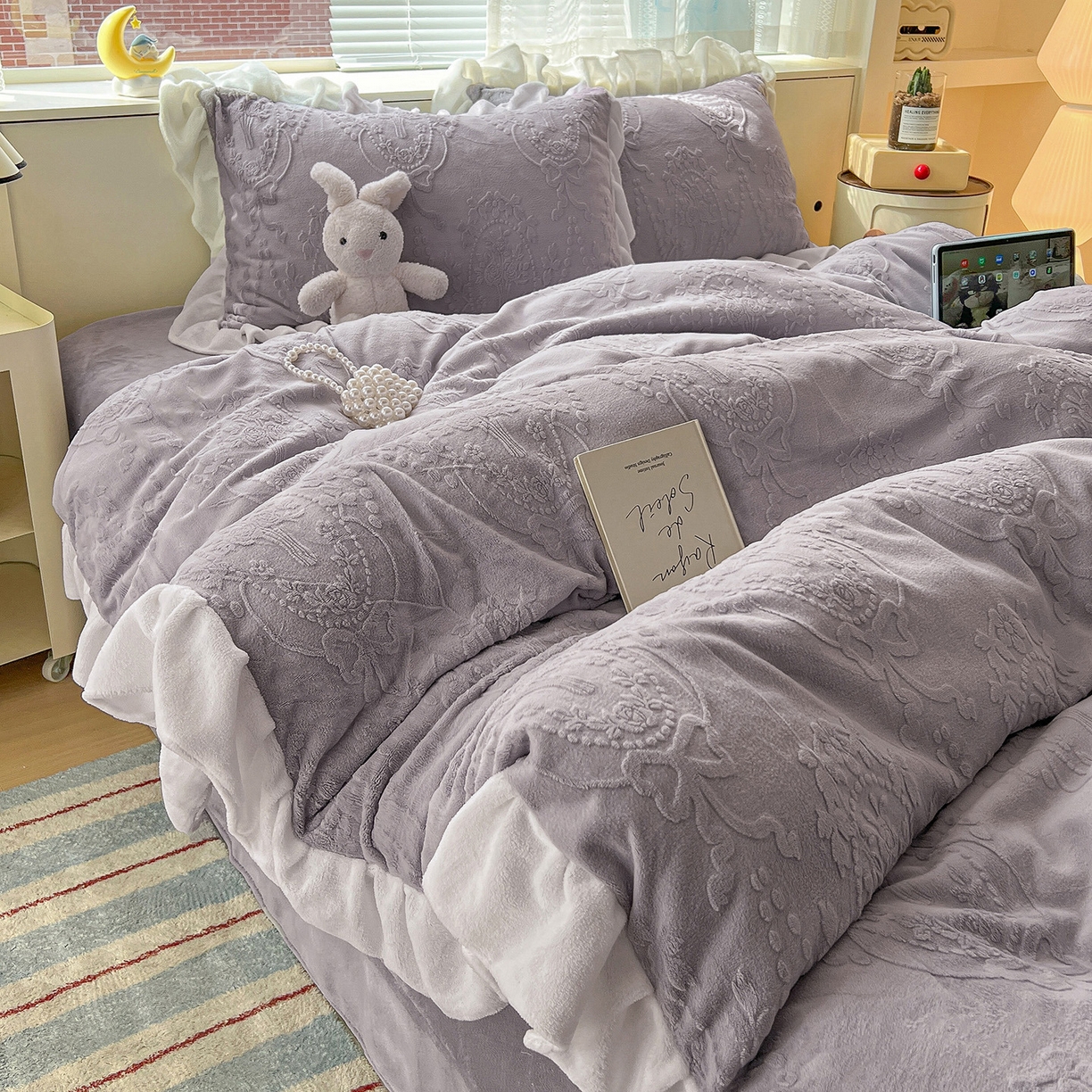 91家纺网 家纺一手货源 找家纺 （总）亿梵家居 2025新款法式花边款A类5D牛奶绒立体雕花四件套（提供买家秀）