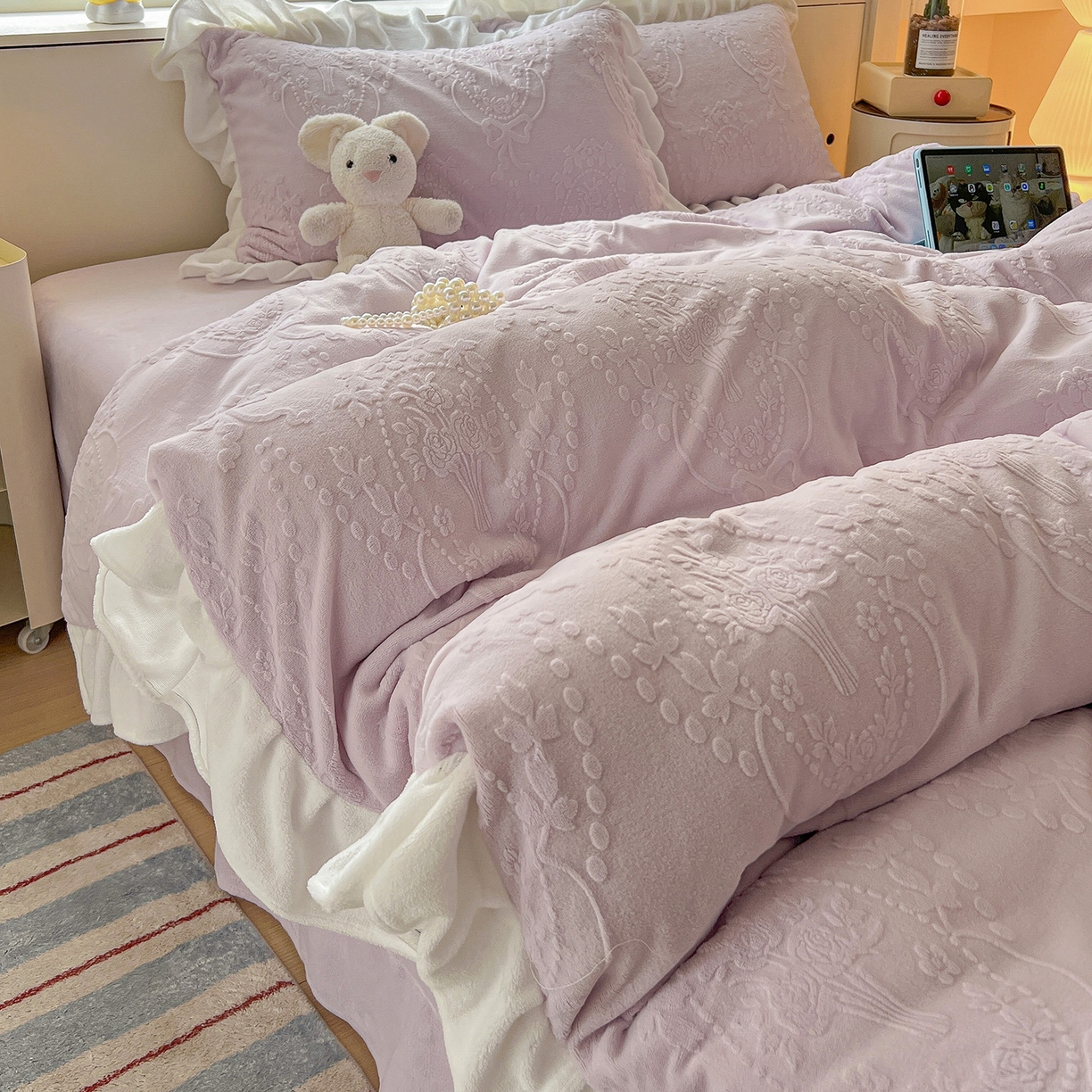 91家纺网 家纺一手货源 找家纺 （总）亿梵家居 2025新款法式花边款A类5D牛奶绒立体雕花四件套（提供买家秀）