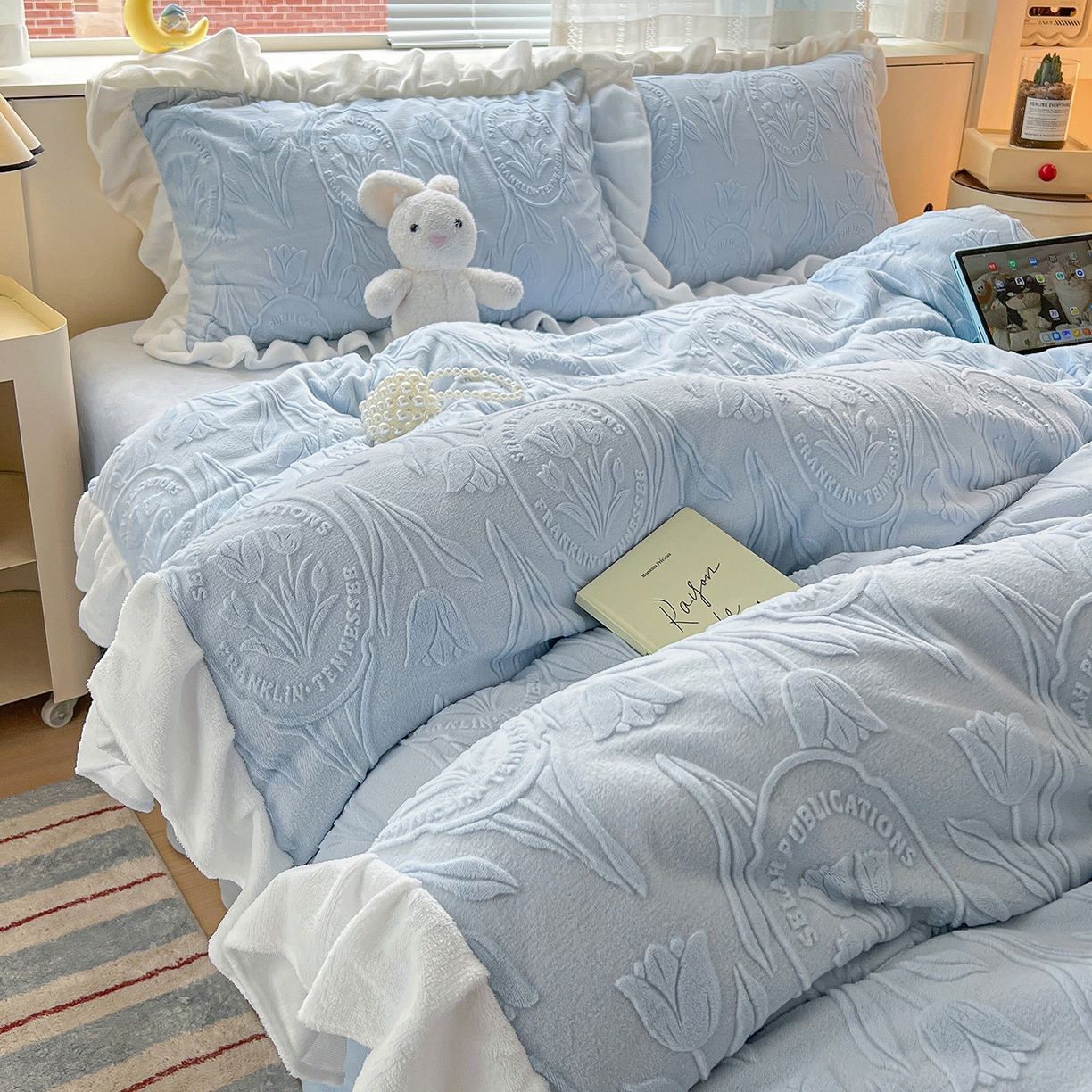 91家纺网 家纺一手货源 找家纺 （总）亿梵家居 2025新款法式花边款A类5D牛奶绒立体雕花四件套（提供买家秀）