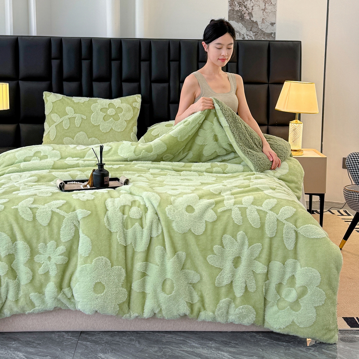 91家纺网 家纺一手货源 找家纺 枋梢家纺 2025新款亮丝兔毛绒兔毛提花暖居花漾羊羔绒 双层加厚保暖盖毯 居家午睡保暖毯 花漾-绿色