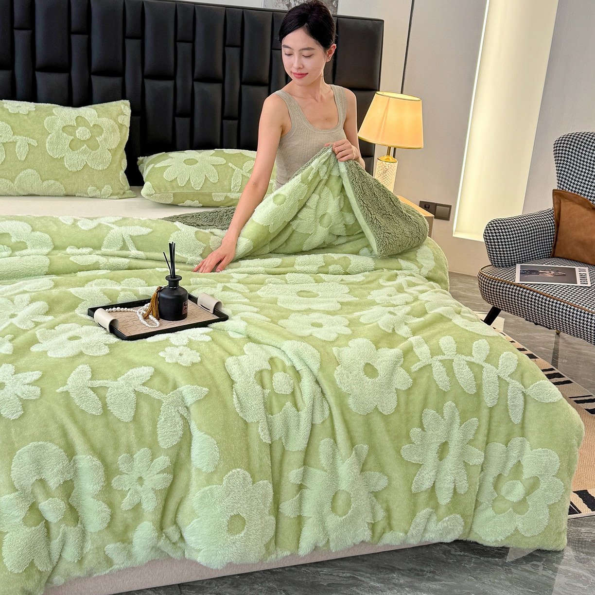 91家纺网 家纺一手货源 找家纺 枋梢家纺 2025新款亮丝兔毛绒兔毛提花暖居花漾羊羔绒 双层加厚保暖盖毯 居家午睡保暖毯 花漾-绿色