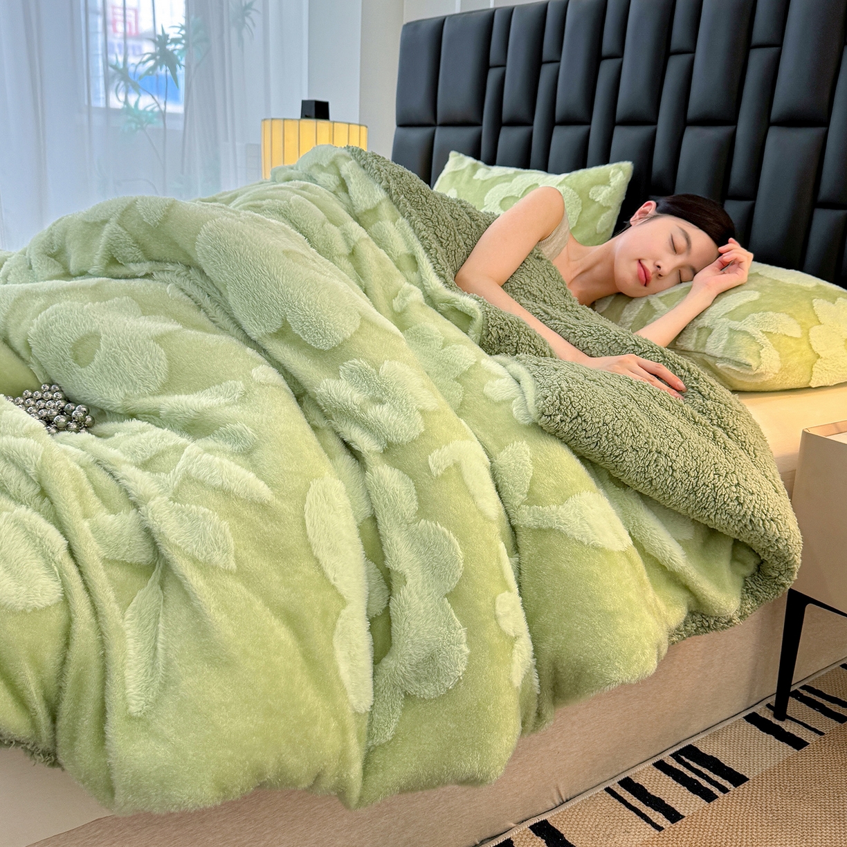 91家纺网 家纺一手货源 找家纺 枋梢家纺 2025新款亮丝兔毛绒兔毛提花暖居花漾羊羔绒 双层加厚保暖盖毯 居家午睡保暖毯 花漾-绿色