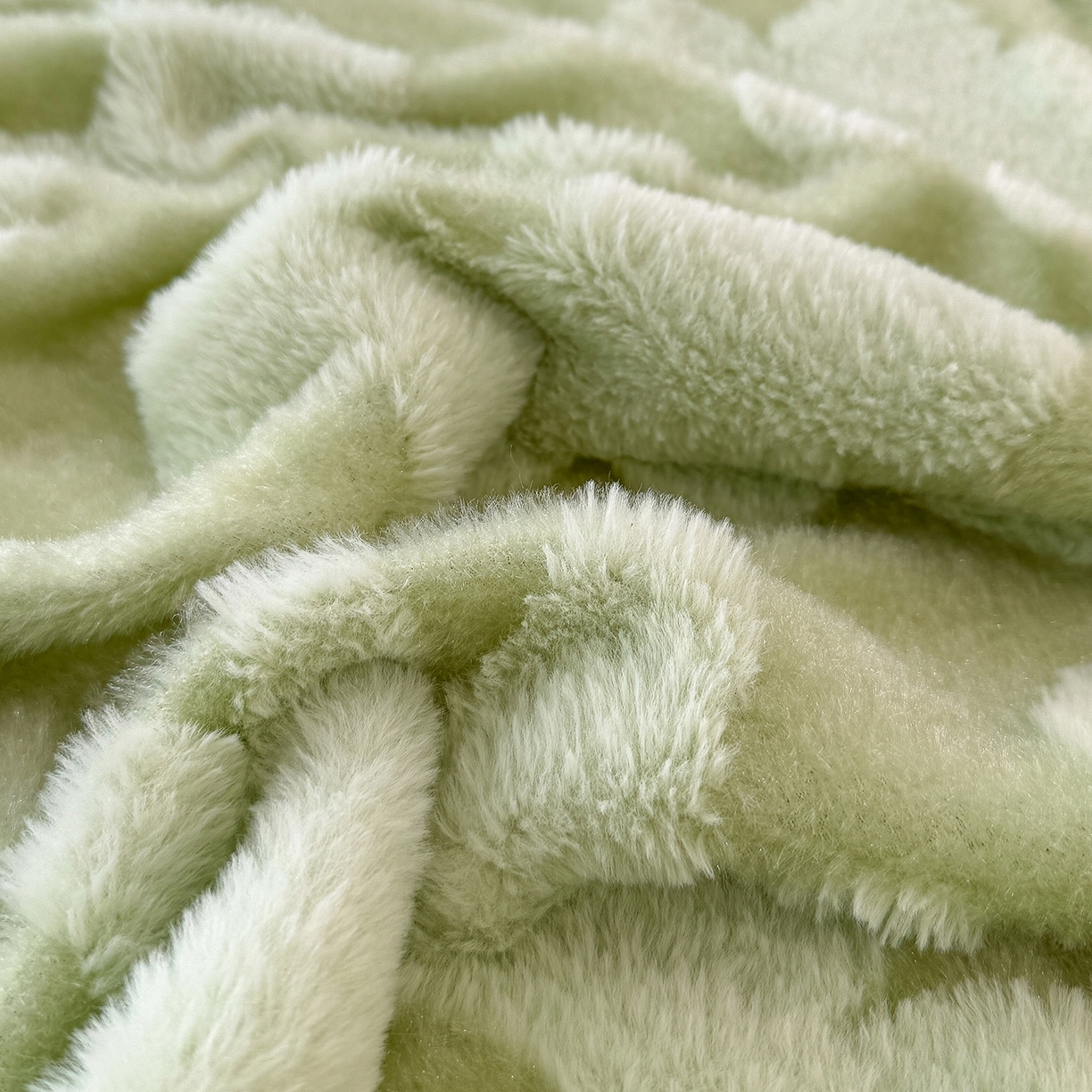 91家纺网 家纺一手货源 找家纺 枋梢家纺 2025新款亮丝兔毛绒兔毛提花暖居花漾羊羔绒 双层加厚保暖盖毯 居家午睡保暖毯 花漾-绿色