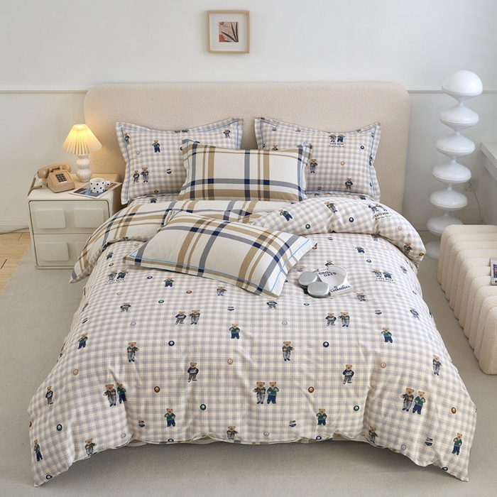 91家纺网 家纺一手货源 找家纺 三沁家居 2025新款全棉纯棉斜纹精梳长绒棉印花四件套 宝莉小熊