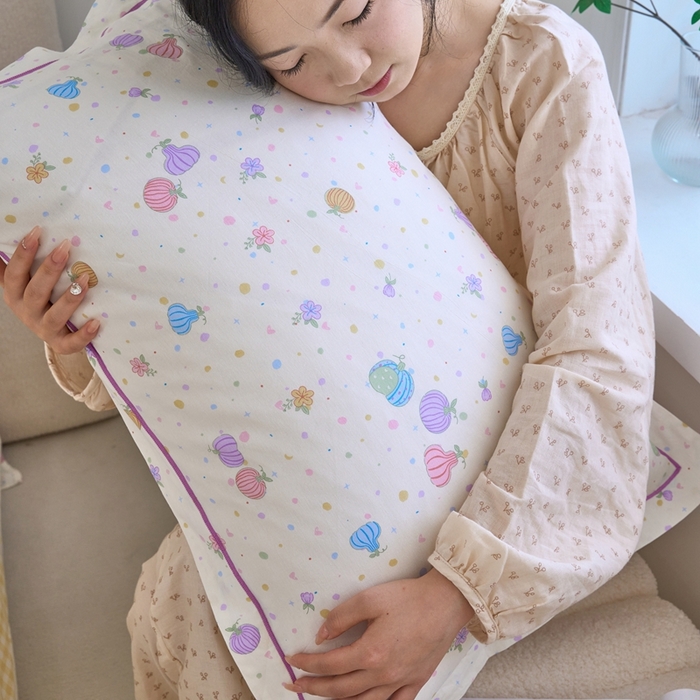 91家纺网 家纺一手货源 找家纺 三沁家居 2025新款全棉纯棉斜纹精梳长绒棉印花四件套 南瓜小镇