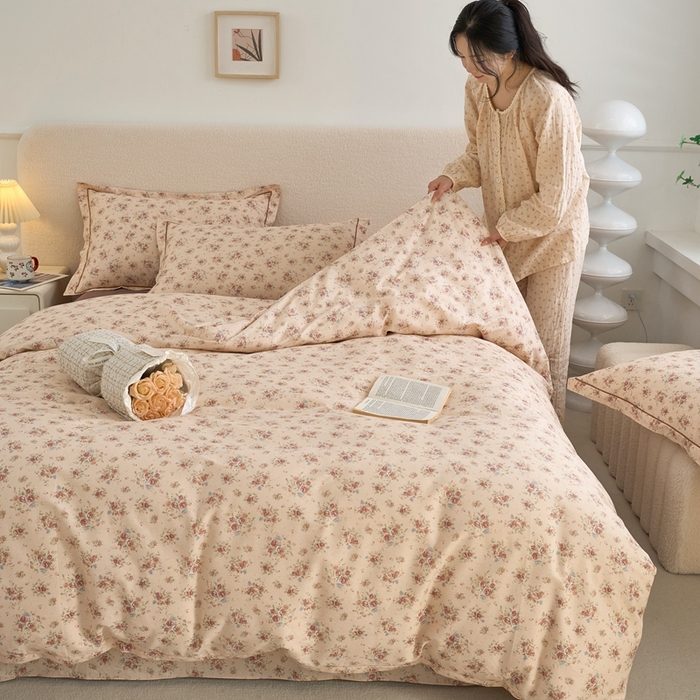 91家纺网 家纺一手货源 找家纺 三沁家居 2025新款全棉纯棉斜纹精梳长绒棉印花四件套 花语嫣然