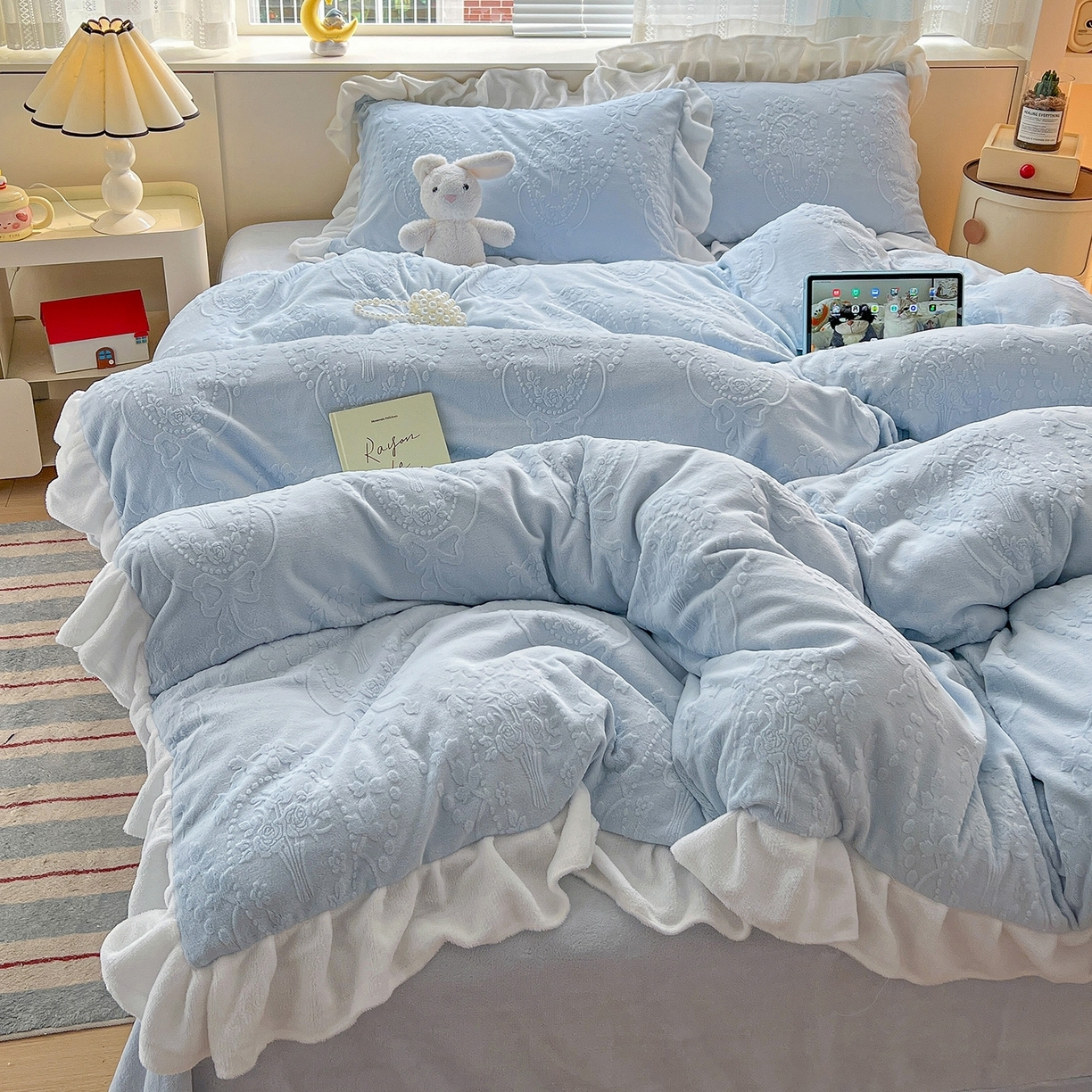 91家纺网 家纺一手货源 找家纺 （总）亿梵家居 2025新款法式花边款A类5D牛奶绒立体雕花四件套（提供买家秀）