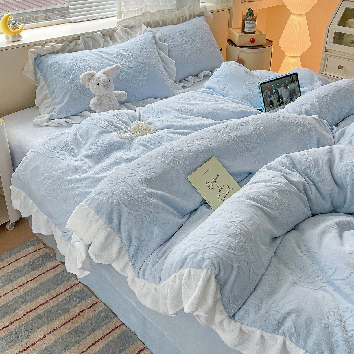 91家纺网 家纺一手货源 找家纺 （总）亿梵家居 2025新款法式花边款A类5D牛奶绒立体雕花四件套（提供买家秀）,花边款  芙洛拉-奶油白,花边款  芙洛拉-天空蓝,花边款  手捧花-奶油白,花边款  手捧花-香芋紫,花边款  芙洛拉-樱花粉,花边款  手捧花-天空蓝,花边款  手捧花-新媚紫,花边款  手捧花-樱花粉,花边款  郁金香-天空蓝,花边款  郁金香-香芋紫,花边款  郁金香-新媚紫,花边款  郁金香-樱花粉,花边款  郁金香-原野绿,花边款 芙洛拉-香芋紫,花边款-郁金香-奶油白