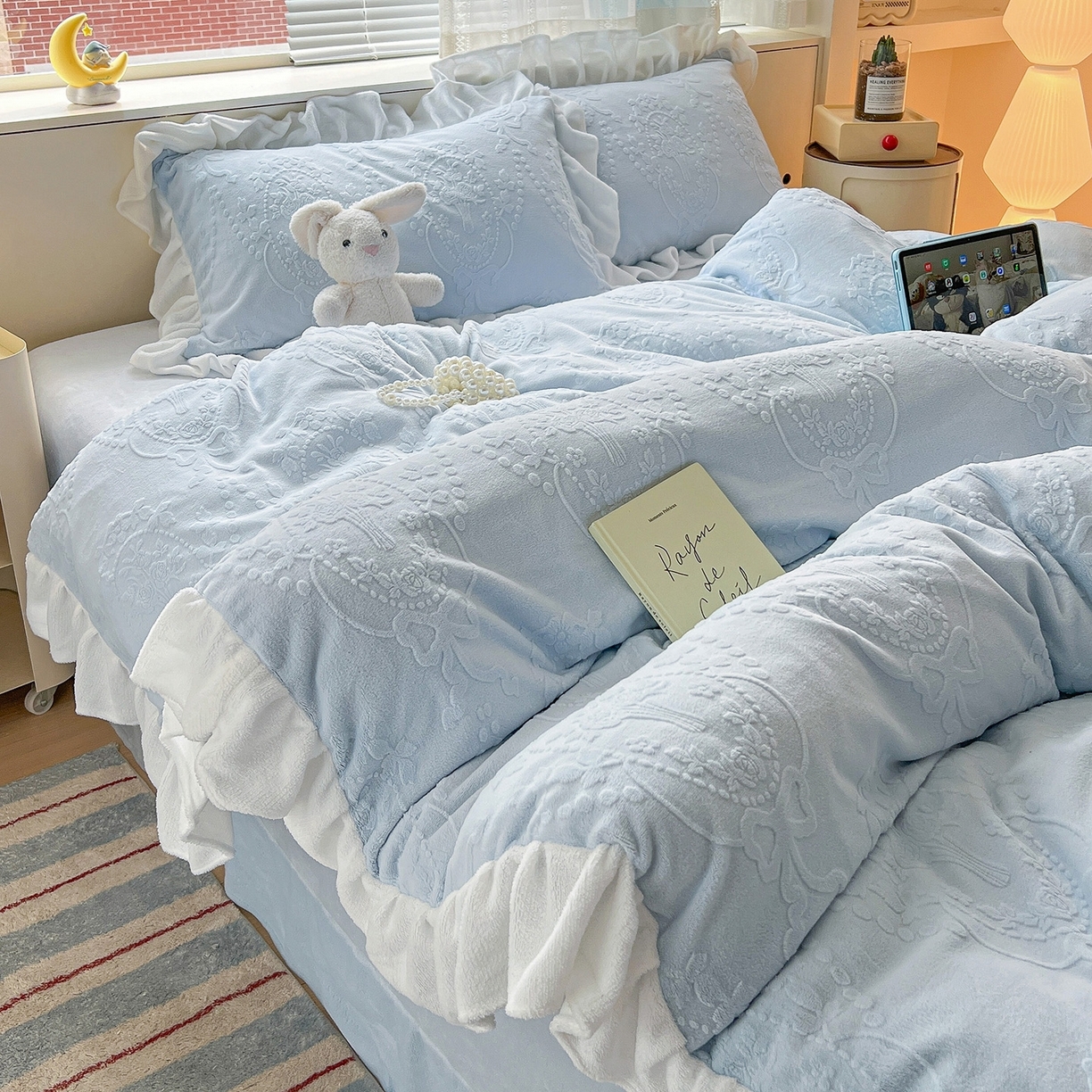 91家纺网 家纺一手货源 找家纺 （总）亿梵家居 2025新款法式花边款A类5D牛奶绒立体雕花四件套（提供买家秀）