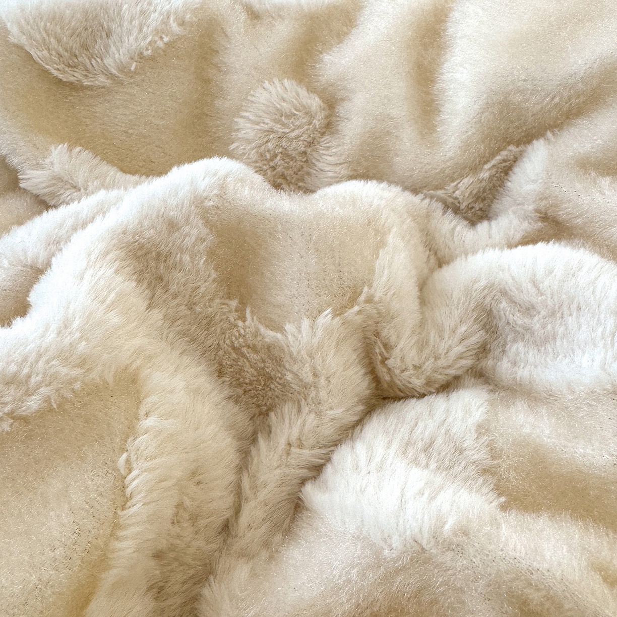 91家纺网 家纺一手货源 找家纺 枋梢家纺 2025新款亮丝兔毛绒兔毛提花暖居花漾羊羔绒 双层加厚保暖盖毯 居家午睡保暖毯 花漾-米黄