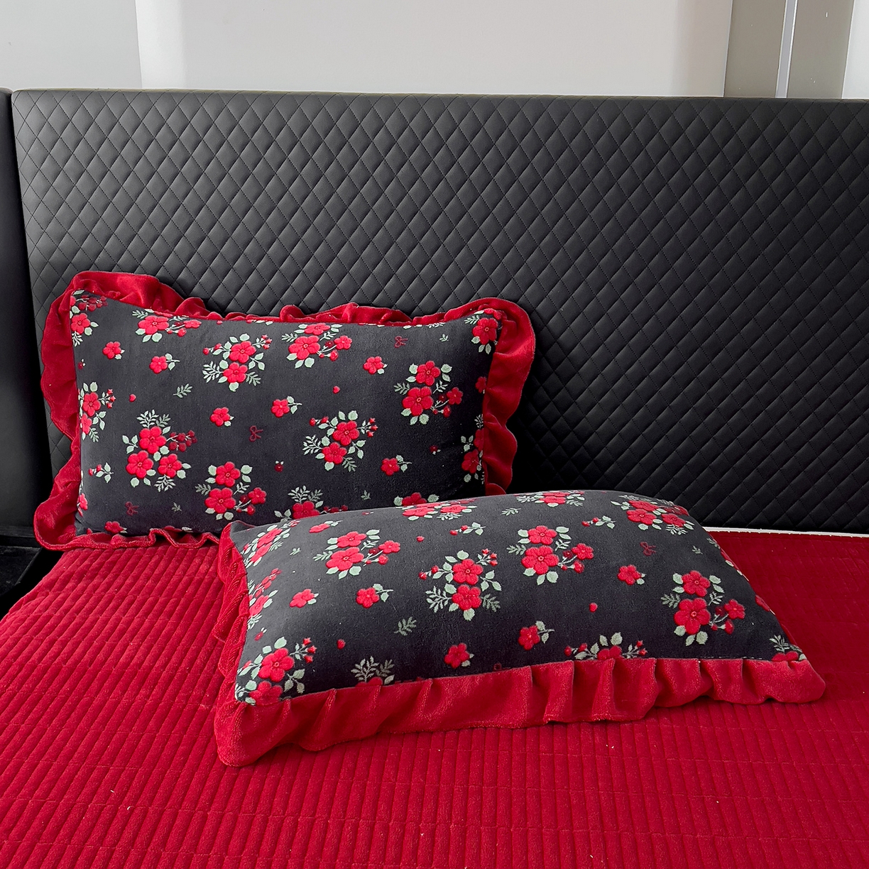 91家纺网 家纺一手货源 找家纺 （总）找底底家纺 2025新款花边9-10斤牛奶绒床盖款四件套