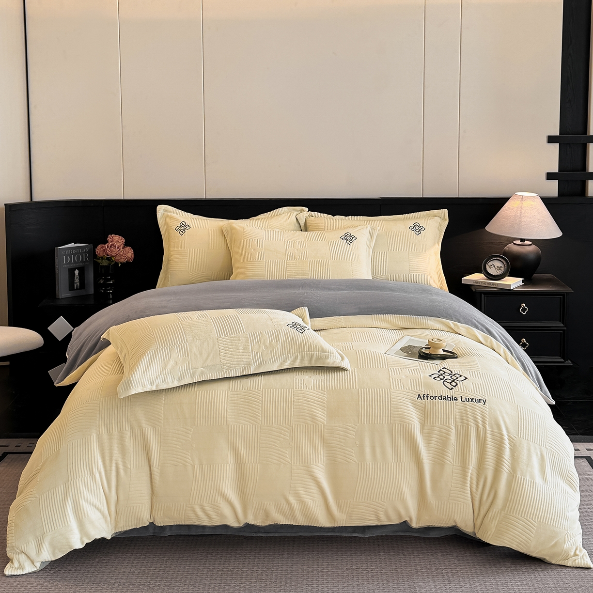 91家纺网 家纺一手货源 找家纺 慕晨 2025新款立体提花绒简约风格高克重雕花加厚牛奶绒四件套 轻奢旗格-米白