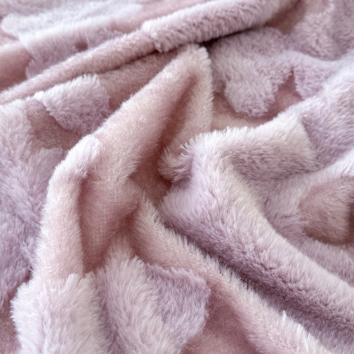 91家纺网 家纺一手货源 找家纺 枋梢家纺 2025新款亮丝兔毛绒兔毛提花暖居花漾羊羔绒 双层加厚保暖盖毯 居家午睡保暖毯 花漾-紫色