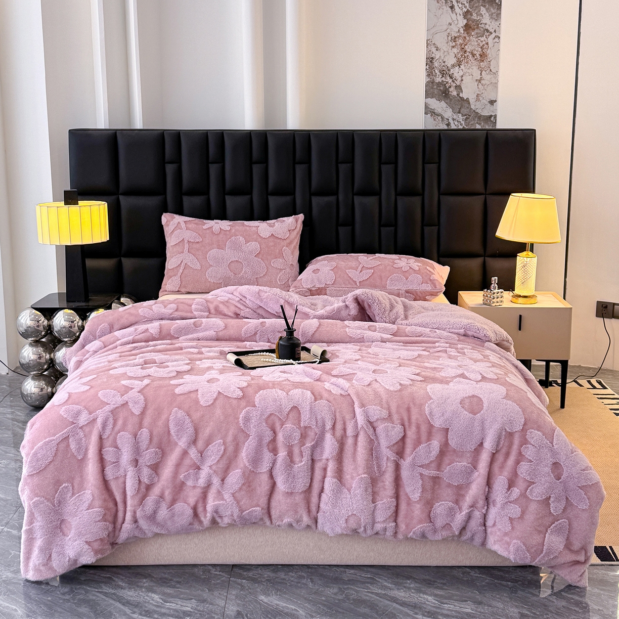 91家纺网 家纺一手货源 找家纺 枋梢家纺 2025新款亮丝兔毛绒兔毛提花暖居花漾羊羔绒 双层加厚保暖盖毯 居家午睡保暖毯 花漾-紫色