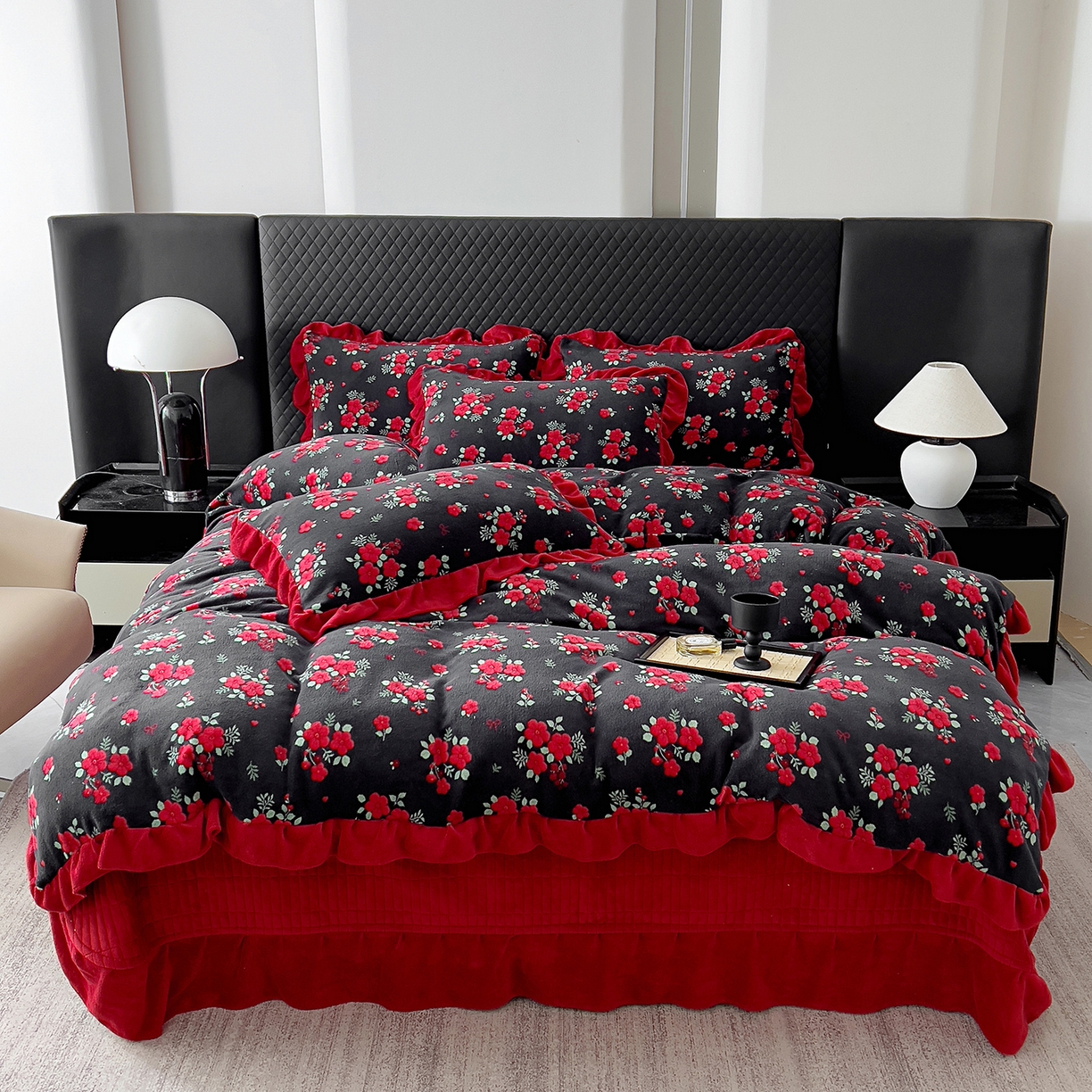 91家纺网 家纺一手货源 找家纺 找底底家纺 2025新款花边9-10斤牛奶绒床盖款四件套 花妖