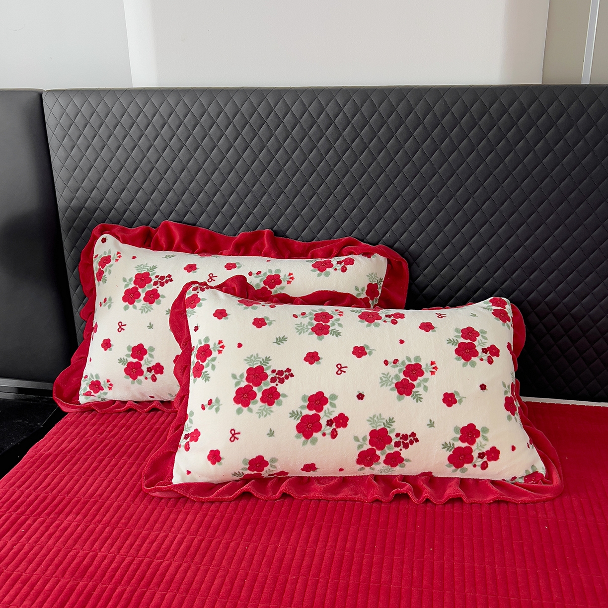 91家纺网 家纺一手货源 找家纺 找底底家纺 2025新款花边9-10斤牛奶绒床盖款四件套 梨花落