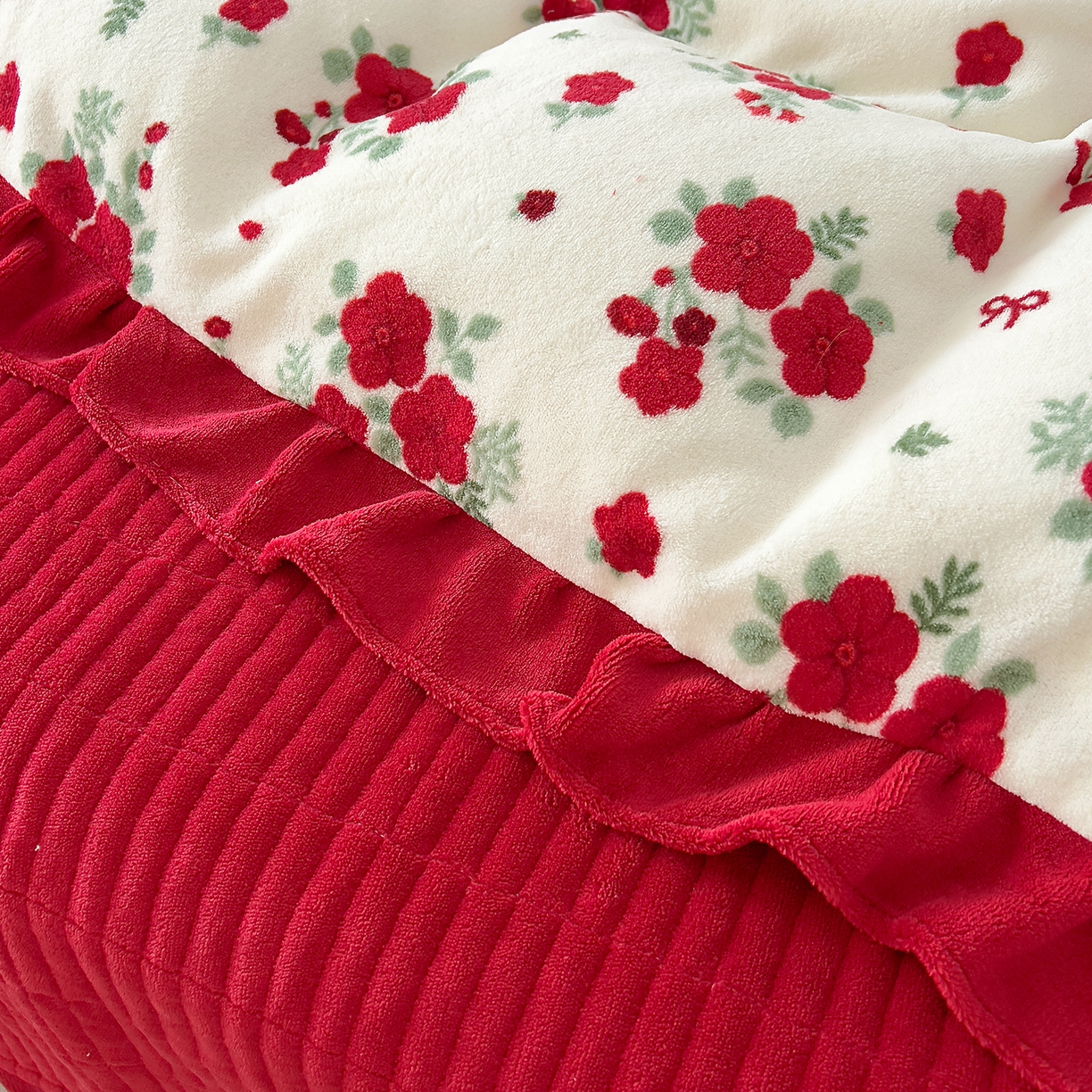 91家纺网 家纺一手货源 找家纺 找底底家纺 2025新款花边9-10斤牛奶绒床盖款四件套 梨花落