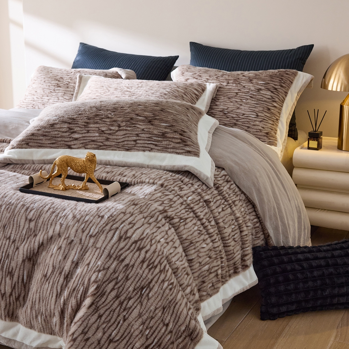 91家纺网 家纺一手货源 找家纺 （总）时亿家居 2025新款金貂绒牛奶绒四件套-秋日丝絮