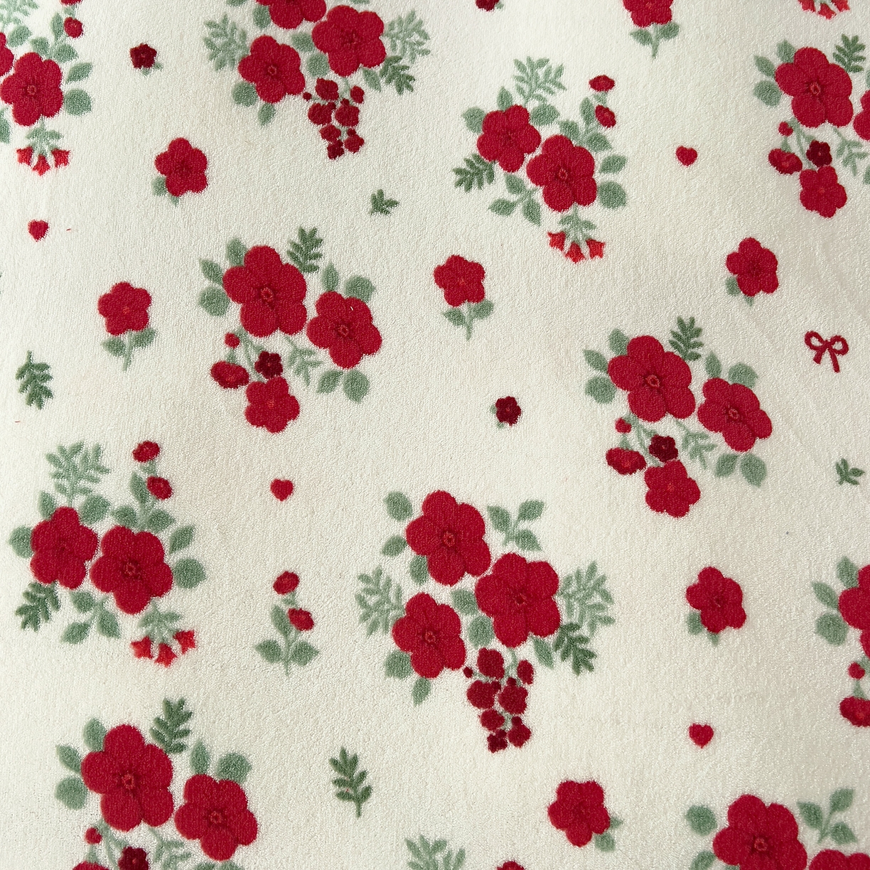 91家纺网 家纺一手货源 找家纺 找底底家纺 2025新款花边9-10斤牛奶绒床盖款四件套 梨花落