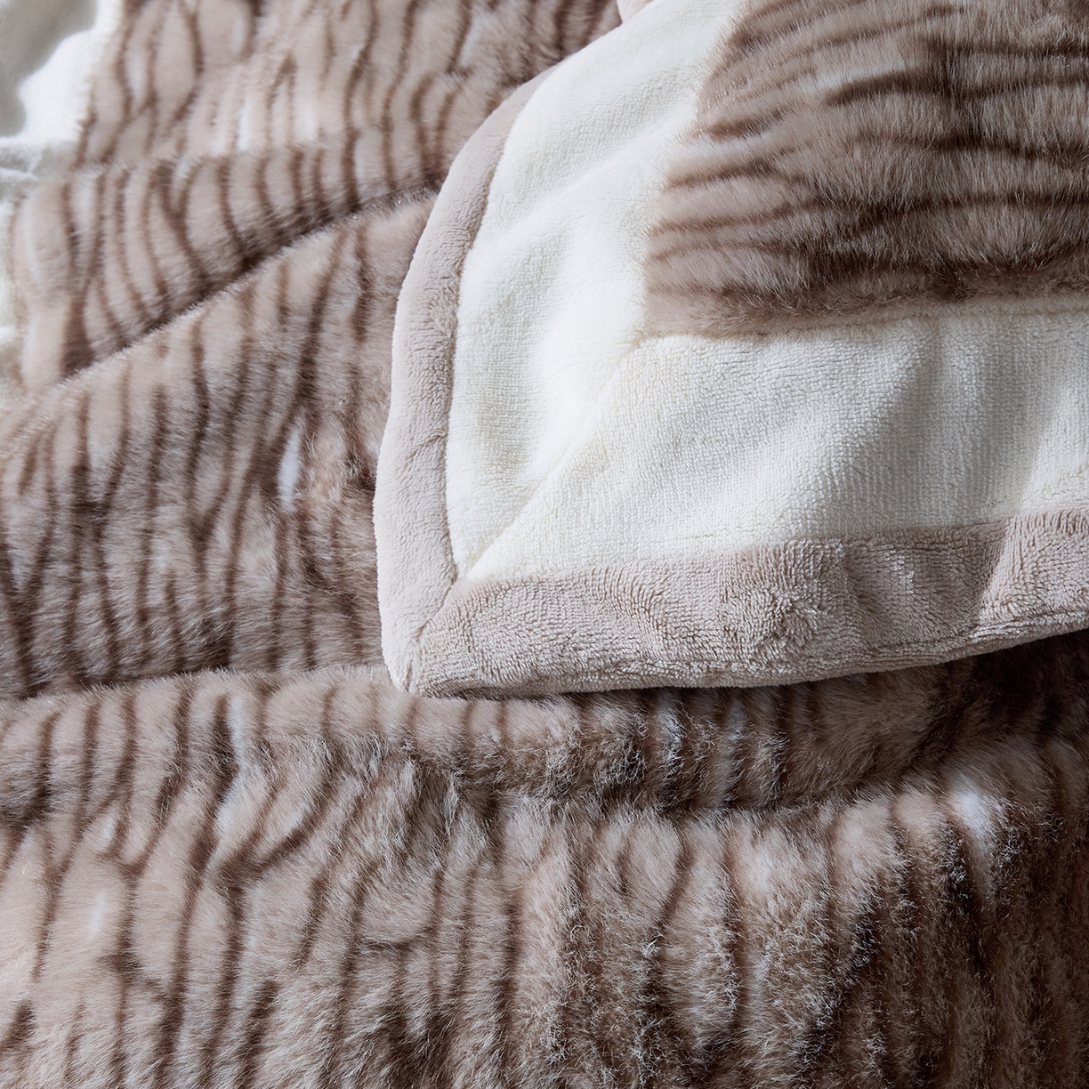 91家纺网 家纺一手货源 找家纺 （总）时亿家居 2025新款金貂绒牛奶绒四件套-秋日丝絮