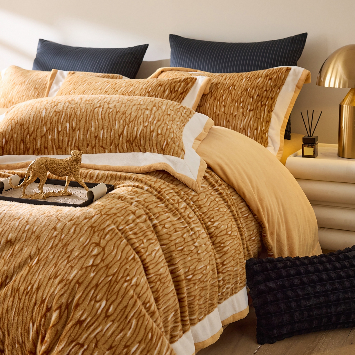 91家纺网 家纺一手货源 找家纺 时亿家居 2025新款金貂绒牛奶绒四件套-秋日丝絮 秋日丝絮-秋黄