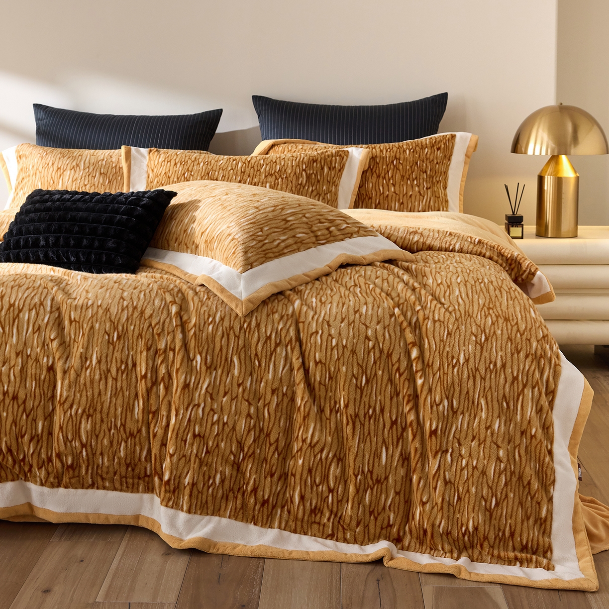 91家纺网 家纺一手货源 找家纺 时亿家居 2025新款金貂绒牛奶绒四件套-秋日丝絮 秋日丝絮-秋黄