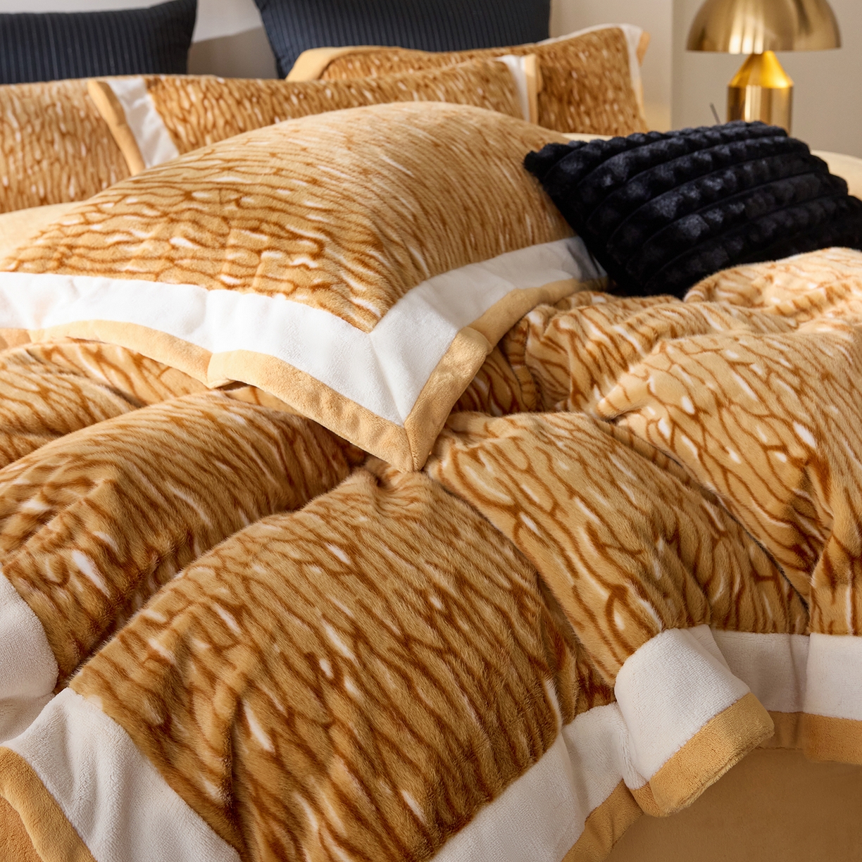 91家纺网 家纺一手货源 找家纺 时亿家居 2025新款金貂绒牛奶绒四件套-秋日丝絮 秋日丝絮-秋黄