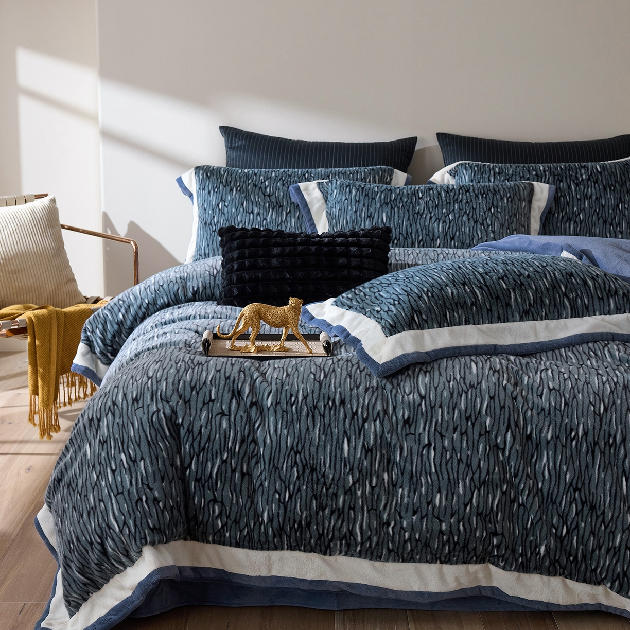 91家纺网 家纺一手货源 找家纺 时亿家居 2025新款金貂绒牛奶绒四件套-秋日丝絮 秋日丝絮-沁蓝