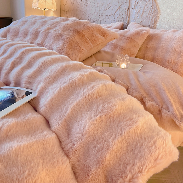 91家纺网 家纺一手货源 找家纺 （总）仔仔熊 2025新款高克重兔毛绒四件套-瑞莎