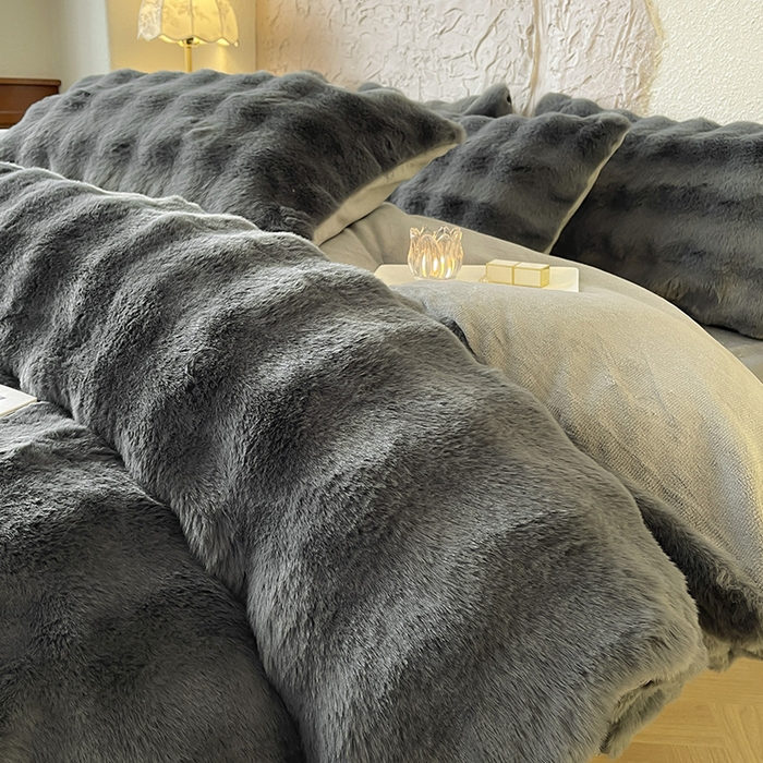 91家纺网 家纺一手货源 找家纺 （总）仔仔熊 2025新款高克重兔毛绒四件套-瑞莎