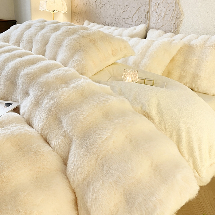 仔仔熊 2025新款高克重兔毛絨四件套-瑞莎 瑞莎-奶油白