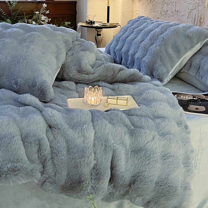 91家纺网 家纺一手货源 找家纺 仔仔熊 2025新款高克重兔毛绒四件套-瑞莎 瑞莎-布丽蓝