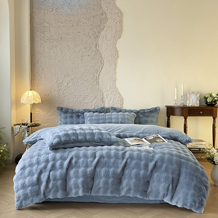 91家纺网 家纺一手货源 找家纺 仔仔熊 2025新款高克重兔毛绒四件套-瑞莎 瑞莎-布丽蓝