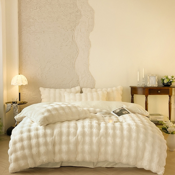 91家纺网 家纺一手货源 找家纺 仔仔熊 2025新款高克重兔毛绒四件套-瑞莎 瑞莎-奶油白