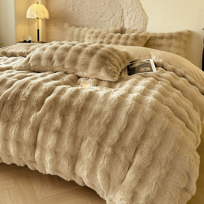 91家纺网 家纺一手货源 找家纺 仔仔熊 2025新款高克重兔毛绒四件套-瑞莎 瑞莎-暖茶棕