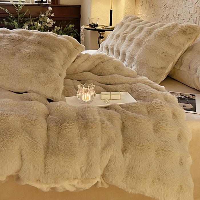 91家纺网 家纺一手货源 找家纺 仔仔熊 2025新款高克重兔毛绒四件套-瑞莎 瑞莎-暖茶棕