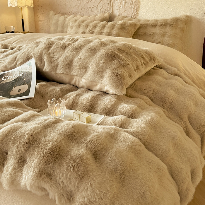 91家纺网 家纺一手货源 找家纺 仔仔熊 2025新款高克重兔毛绒四件套-瑞莎 瑞莎-暖茶棕