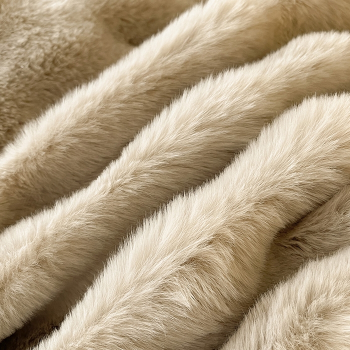 91家纺网 家纺一手货源 找家纺 仔仔熊 2025新款高克重兔毛绒四件套-瑞莎 瑞莎-淡雅米