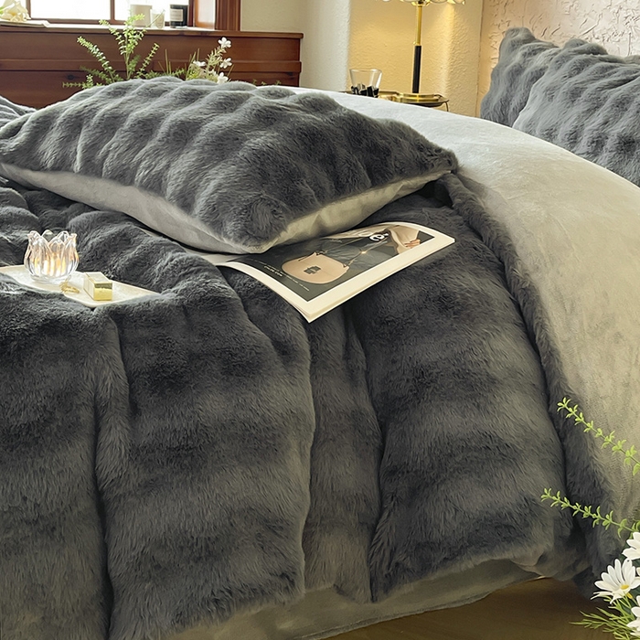 91家纺网 家纺一手货源 找家纺 仔仔熊 2025新款高克重兔毛绒四件套-瑞莎 瑞莎-雅士灰