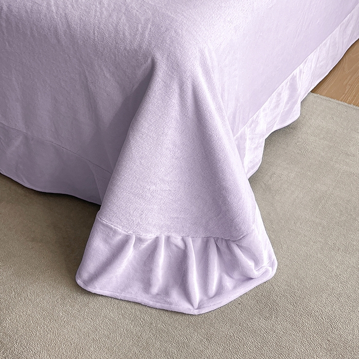 91家纺网 家纺一手货源 找家纺 畅畅家纺 2025新款轻奢高档冬季工艺款牛奶绒毛巾绣床单床笠四件套 蜜语-浅紫