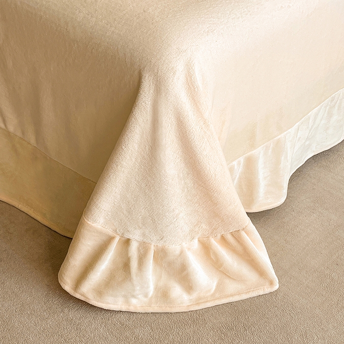 91家纺网 家纺一手货源 找家纺 畅畅家纺 2025新款轻奢高档冬季工艺款牛奶绒毛巾绣床单床笠四件套 梦境-浅米黄