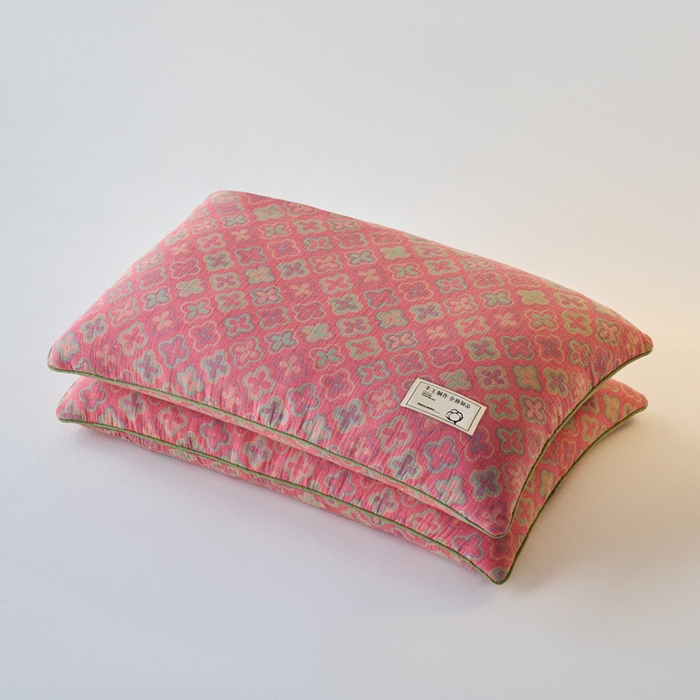 91家纺网 家纺一手货源 找家纺 明星枕业 2025新款纯棉荞麦枕头枕芯全棉双层纱布荞麦皮枕护颈椎单边枕 单边-四叶草粉 40*60cm/只