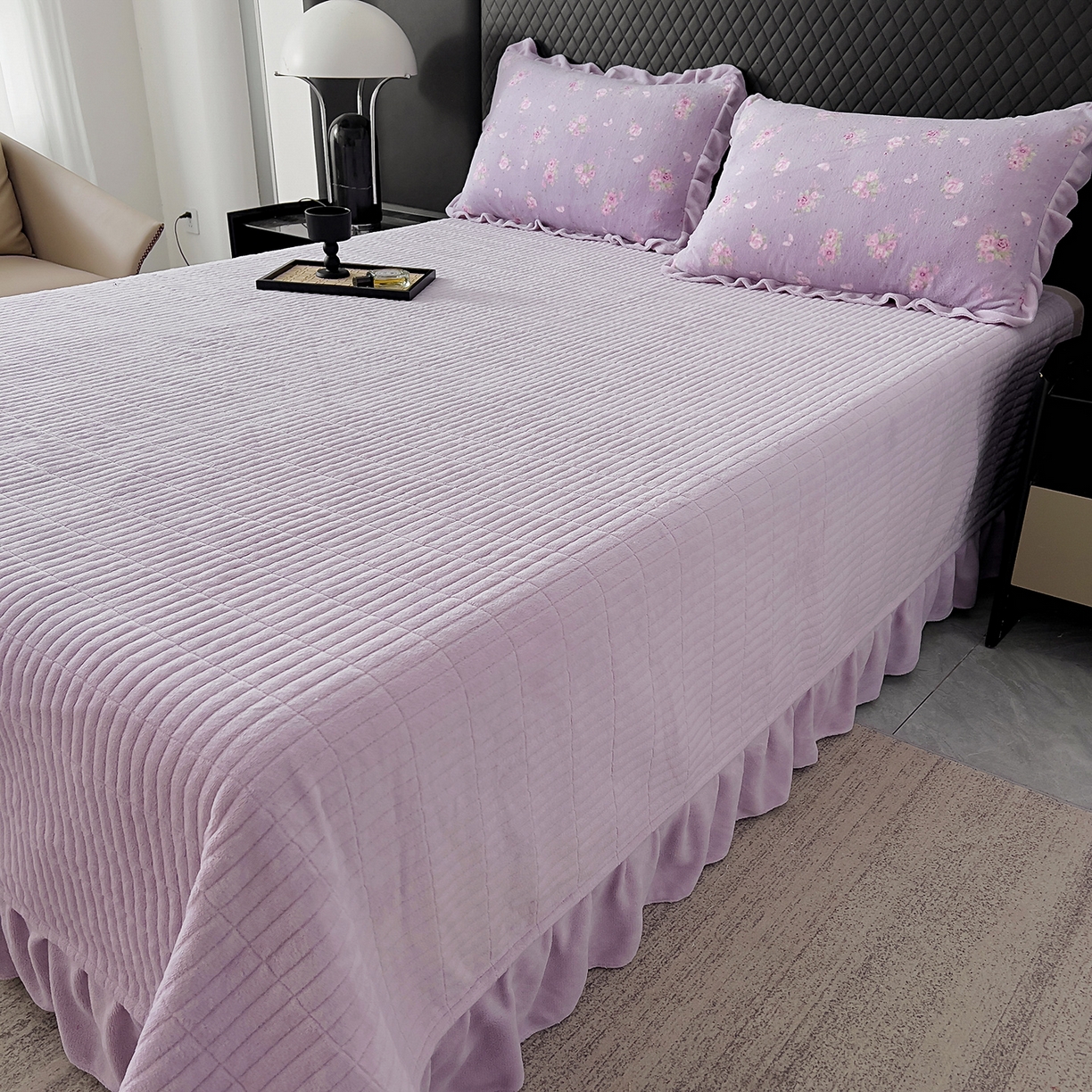 91家纺网 家纺一手货源 找家纺 找底底家纺 2025新款花边9-10斤牛奶绒床盖款四件套 紫蔻