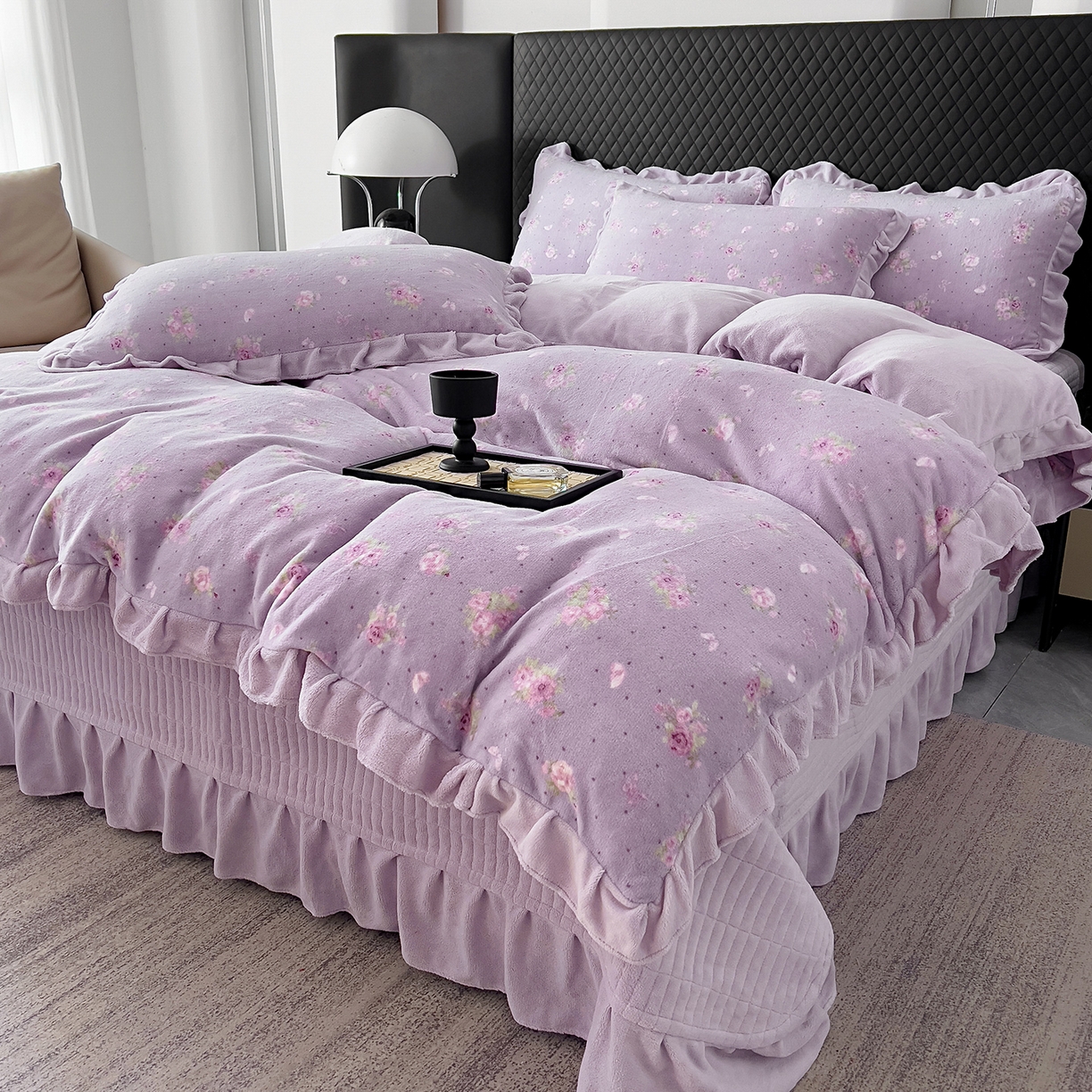 91家纺网 家纺一手货源 找家纺 找底底家纺 2025新款花边9-10斤牛奶绒床盖款四件套 紫蔻