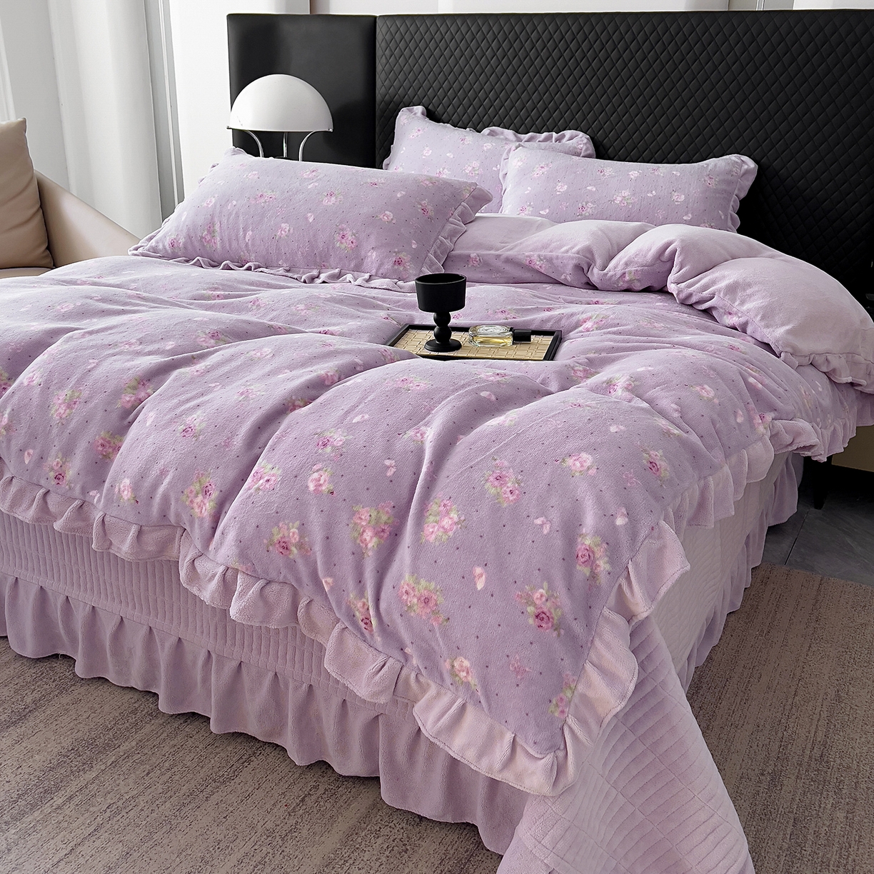 91家纺网 家纺一手货源 找家纺 找底底家纺 2025新款花边9-10斤牛奶绒床盖款四件套 紫蔻