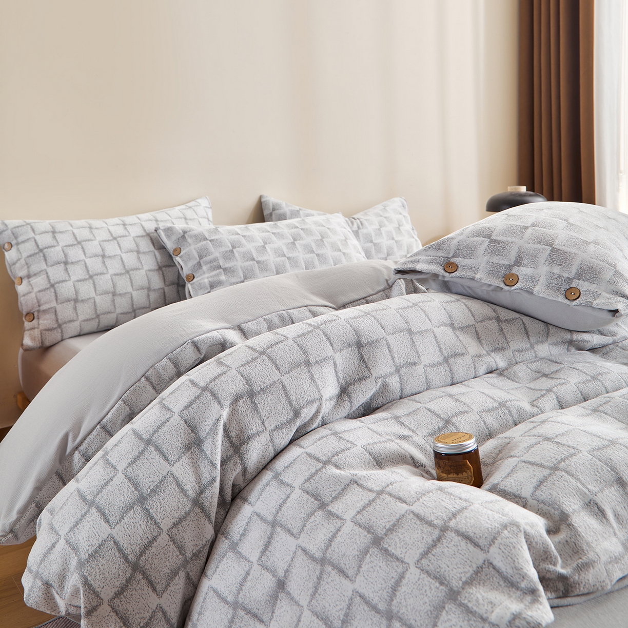 91家纺网 家纺一手货源 找家纺 九沐良品 2025新款雪尼尔棉绒大提花四件套 洛西雅-倾城灰