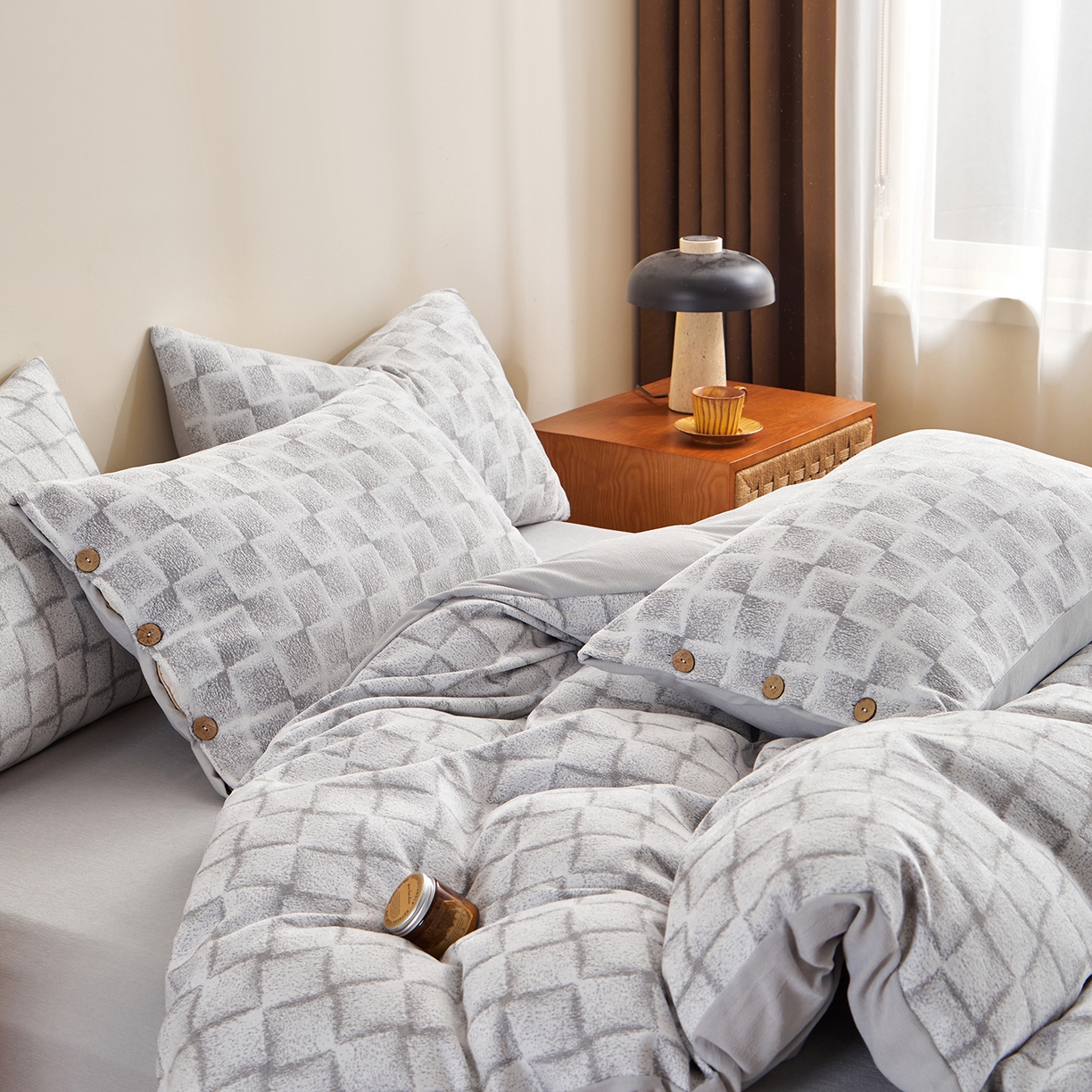 91家纺网 家纺一手货源 找家纺 九沐良品 2025新款雪尼尔棉绒大提花四件套 洛西雅-倾城灰