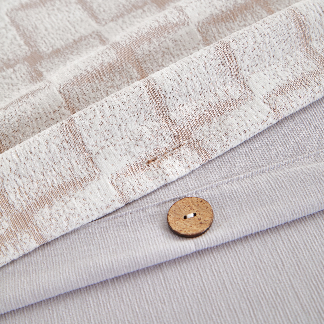 91家纺网 家纺一手货源 找家纺 九沐良品 2025新款雪尼尔棉绒大提花四件套 洛西雅-橡树棕