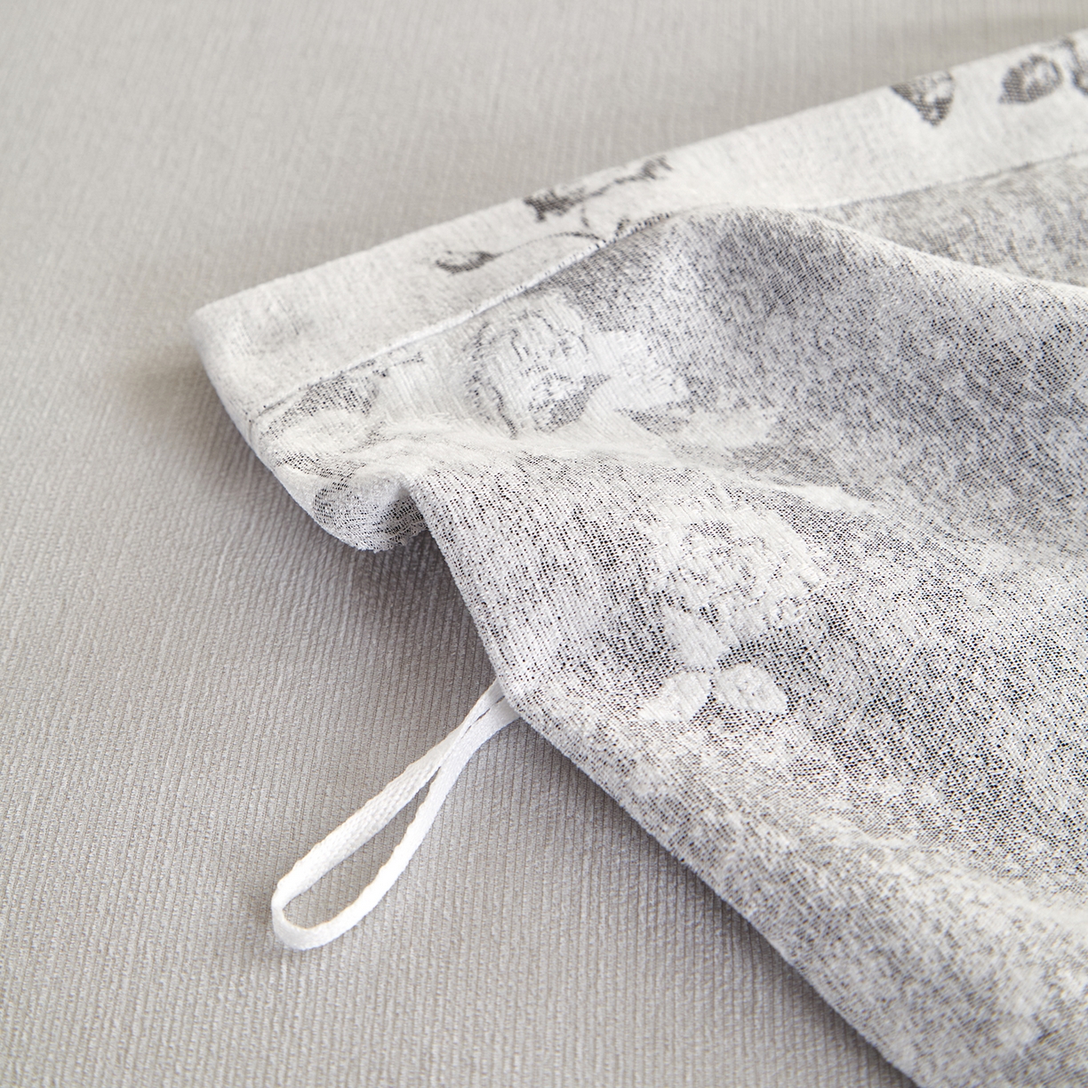 91家纺网 家纺一手货源 找家纺 九沐良品 2025新款雪尼尔棉绒大提花四件套 玫瑰森林-魅影黑